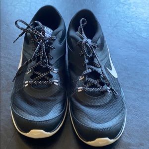Women’s Nike Flex TR 5 size 9-barely worn